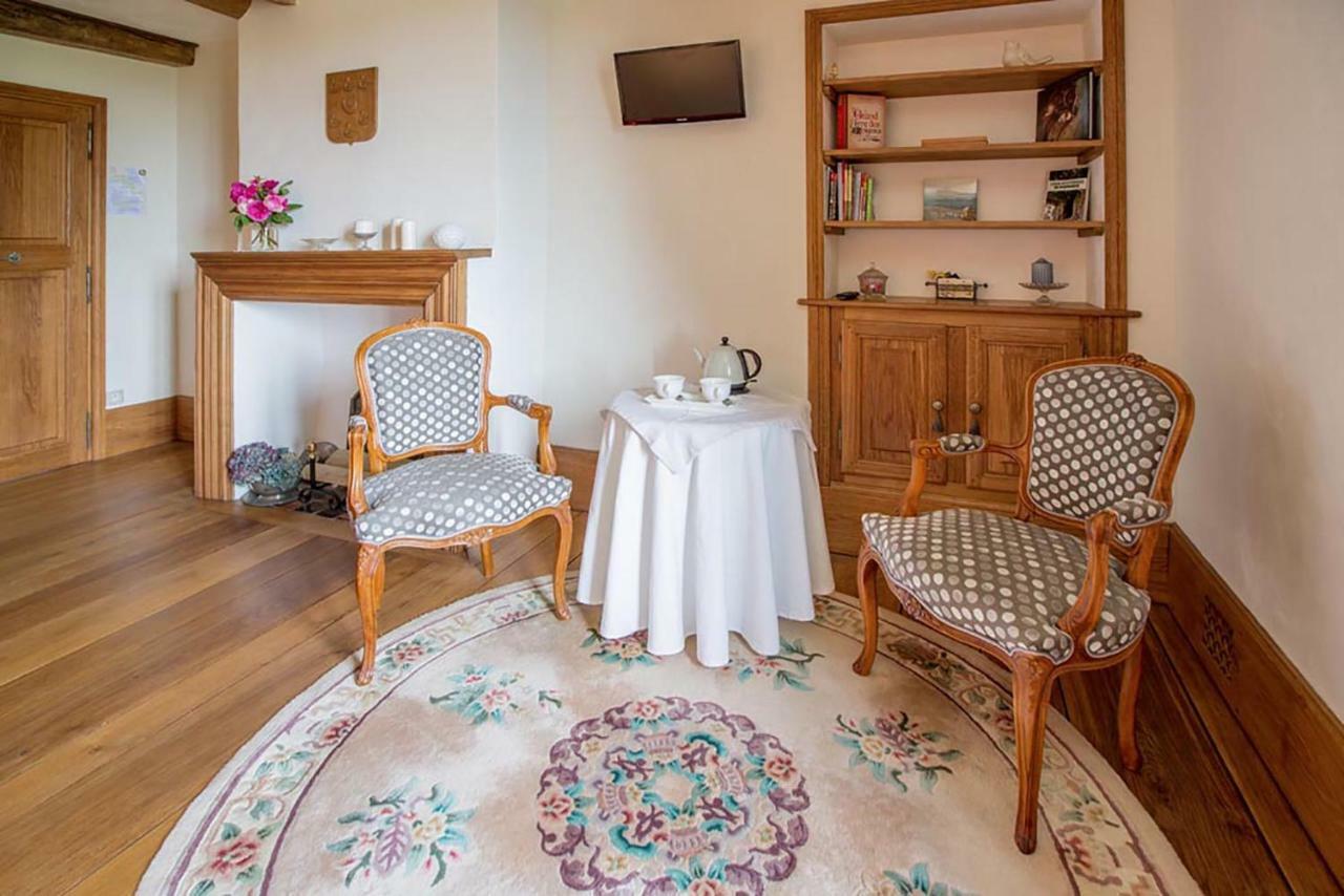 Les Goubelins Bed and Breakfast La Lande-d'Airou Exteriör bild